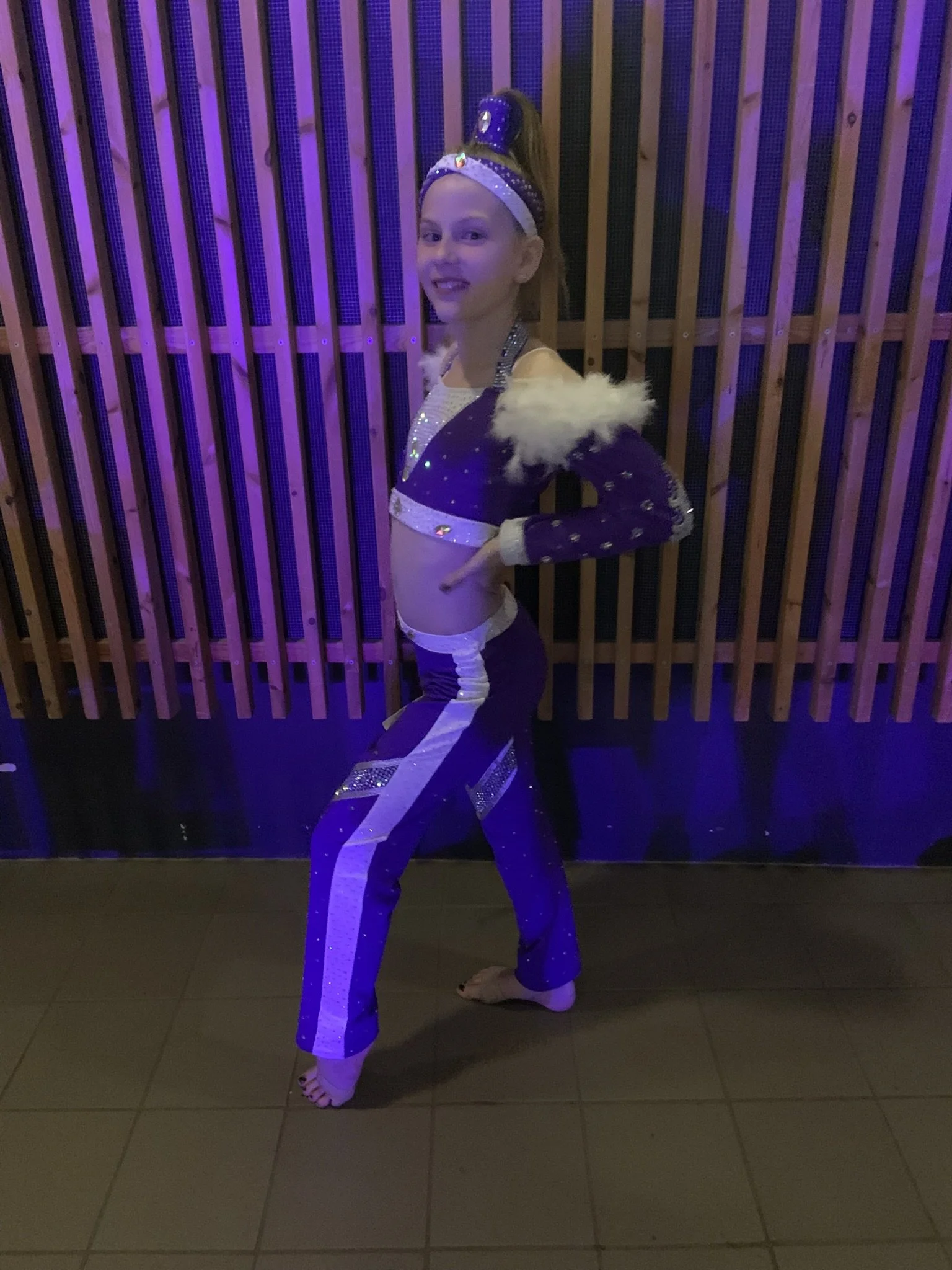 Danser fra Dansefeber i lilla discodragt til disco solo ved Danmarksmesterskaberne 2026 i Forum Horsens