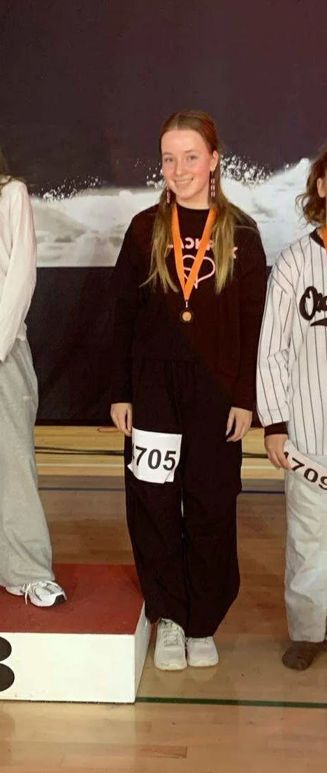 dansefeber-viby-j-hiphop-efteraarscup-medalje-helsort.jpg
