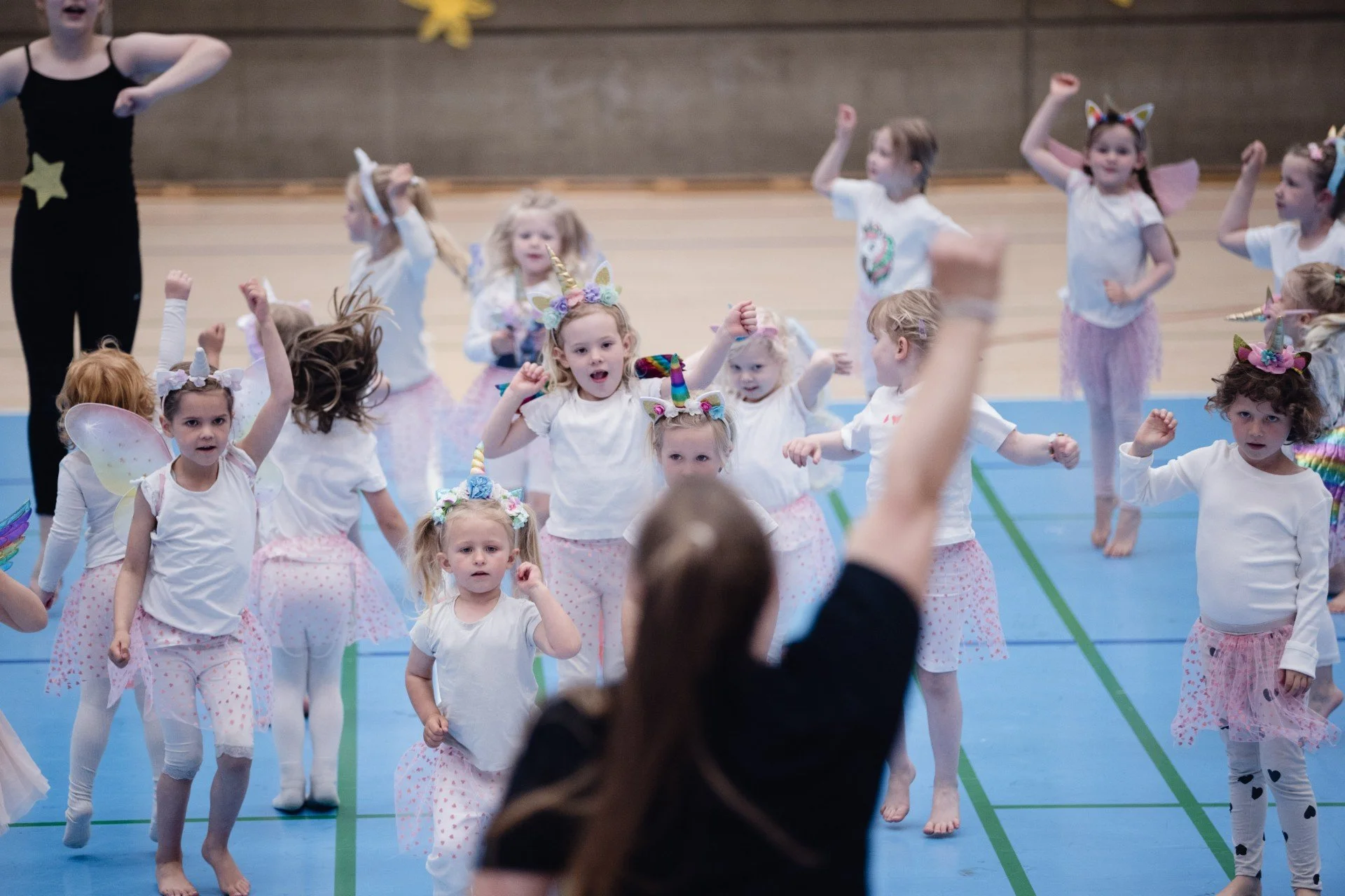 dansefeber-viby-j-afdansningsbal-scene.jpg