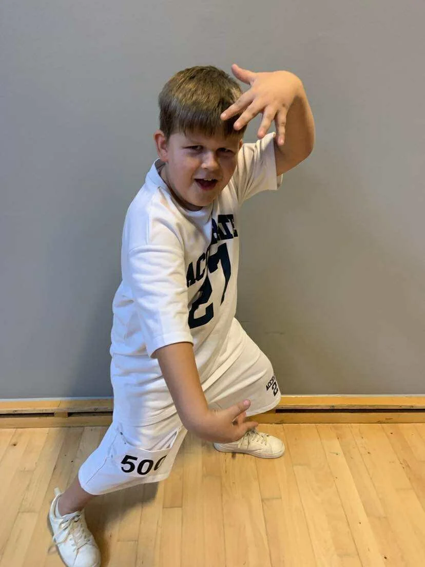 dansefeber-viby-j-hiphop-efteraarscup-backstage-hvid-dansepose.jpg
