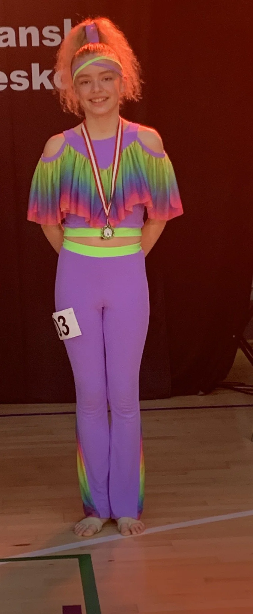 Ung discodanser fra Dansefeber i Viby J med medalje ved dansekonkurrence