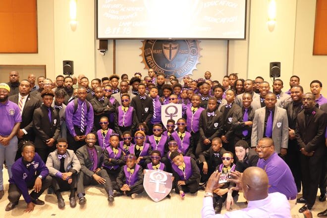 Omega Lamplighters wow crowd with surprise performance