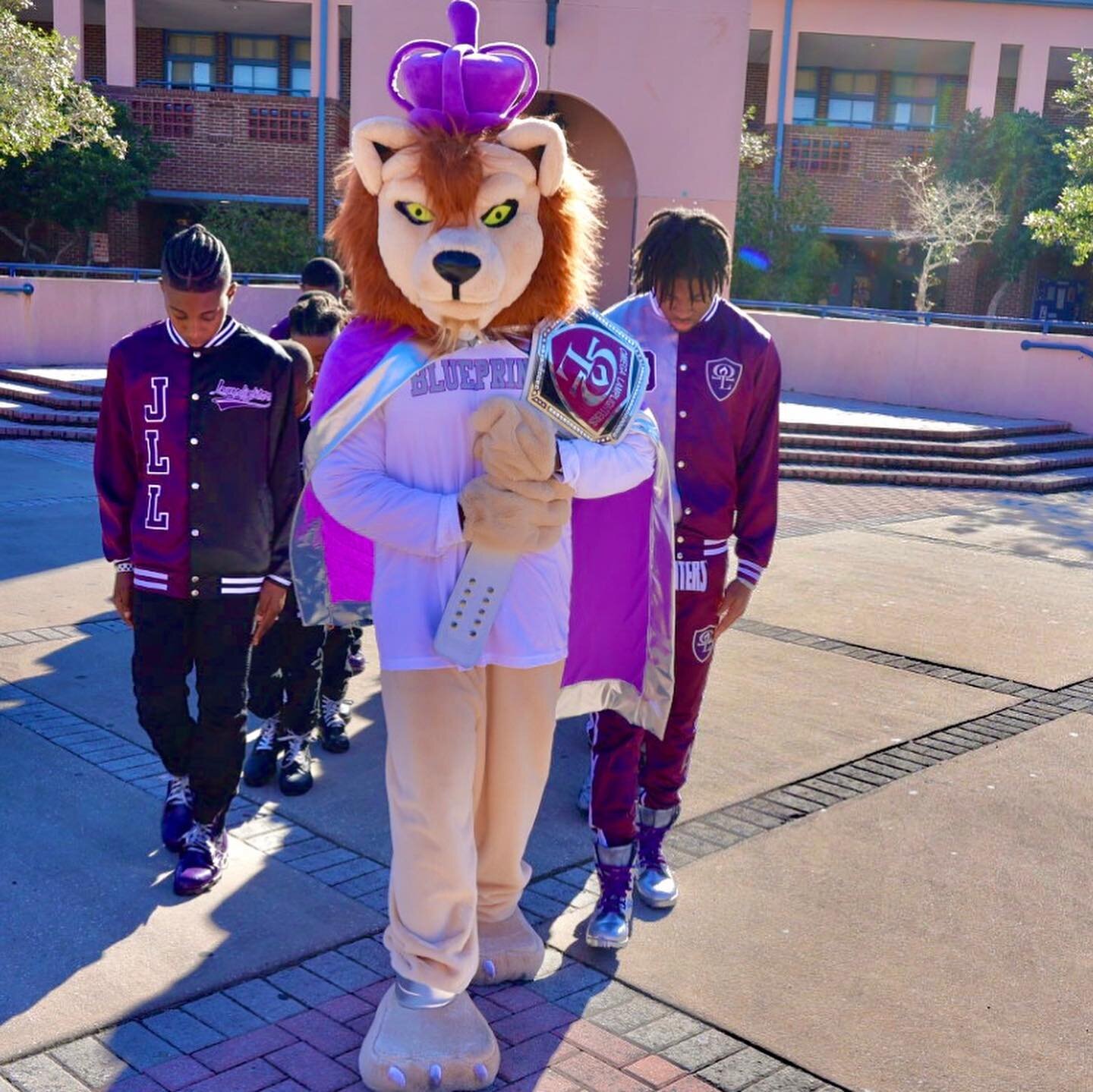 It’s Challenge Day…#Light⚡️Team
#weLeadTheWay #OmegaLamplighters #JuniorLamplighters #CrownsOnly👑♎️ #DaVillage #theBluePrint #Tallahassee to #Jacksonville #StepTeam #LightningTheLAMPLion #Mascot #850