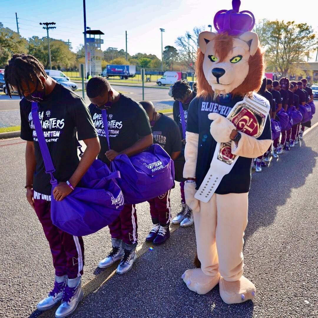 King&rsquo;s Walk 🦁🚷
#weLeadTheWay #Light⚡️Team #OmegaLamplighters #OLL #Kings #JuniorLamplighters #CrownsOnly👑♎️ #DaVillage #theBluePrint #Tallahassee to #Mobile #Kings #StepTeam #850 #LightningTheLAMPLion