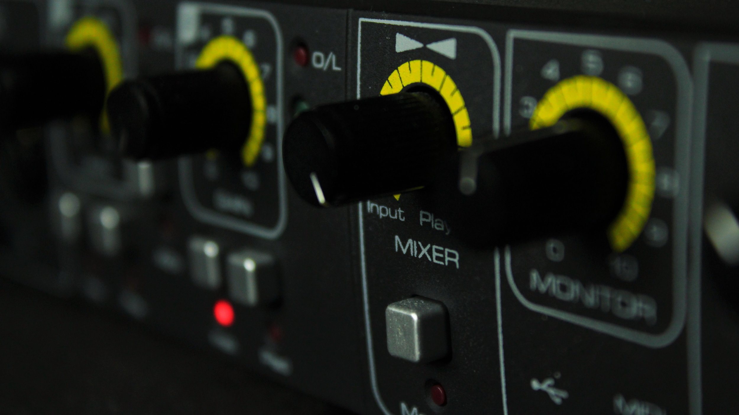 amplifier-analogue-audio-462439.jpg