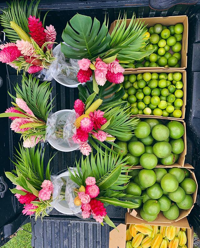 It&rsquo;s Aloha Friday and the stand is LOADED for all your weekend festivities + needs! Mahalo for shopping from our organic farm 🌺🤙
