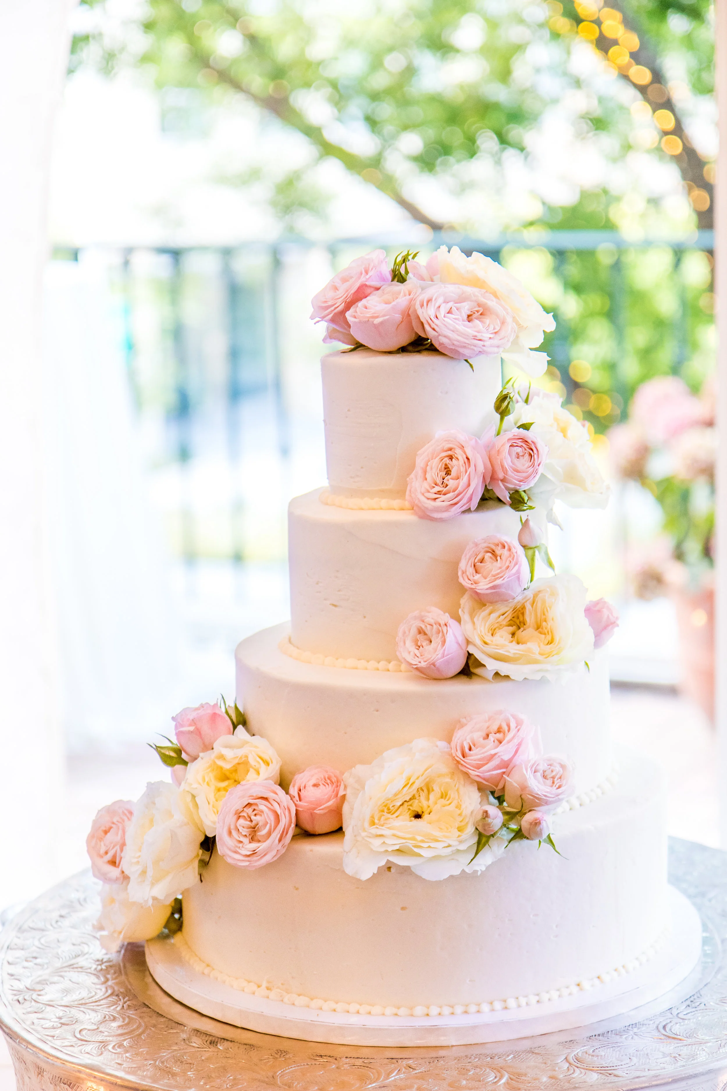 Wedding Cakes, How Much Should I Spend?