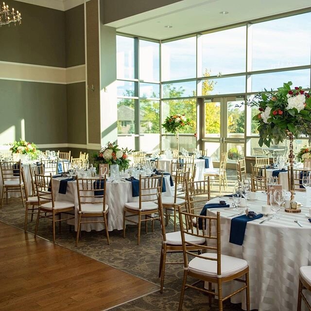 We just love the way sunshine enters the hall from the south hall floor to ceiling window!
~
Getting ready to create new memories @ St. Joseph&rsquo;s Banquet &amp; Conference Centre🥂👠🍾
~
#weddingvenue #oakvillevenue #events #staysafe #sjucchall