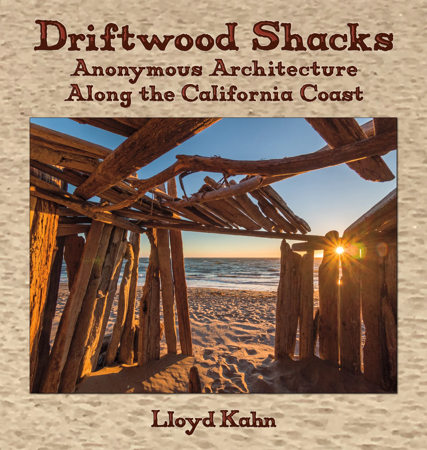 Here are some 60 structures, shaped by whatever is lying around on the beach. Anonymous — no one knows who built them, and ephemeral — they never last long: victims of wind, waves, and high tides. A book for beachcombers, surfers, and beach lovers, all of whom share a deep love for the ocean and its surroundings.
