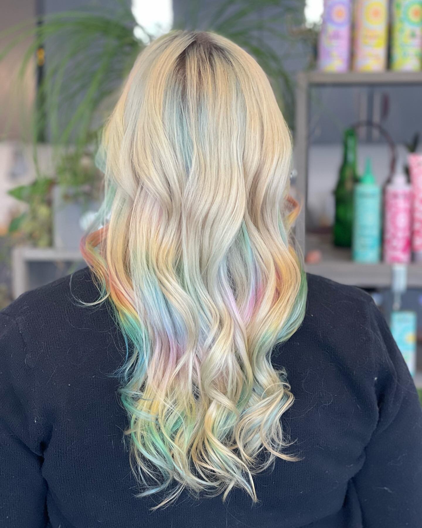 Happy Monday! Iridescent prism hair inspiration to start off your week
✨
.
.
.
.
.
.
.
.
.
#iowacityhair #iowacityhairstylist #mopsaloniowacity #prismhair #rainbowhair #iowahairstylist #midwesthairstylist #cedarrapids #iowacity #iowacityiowa #eastern