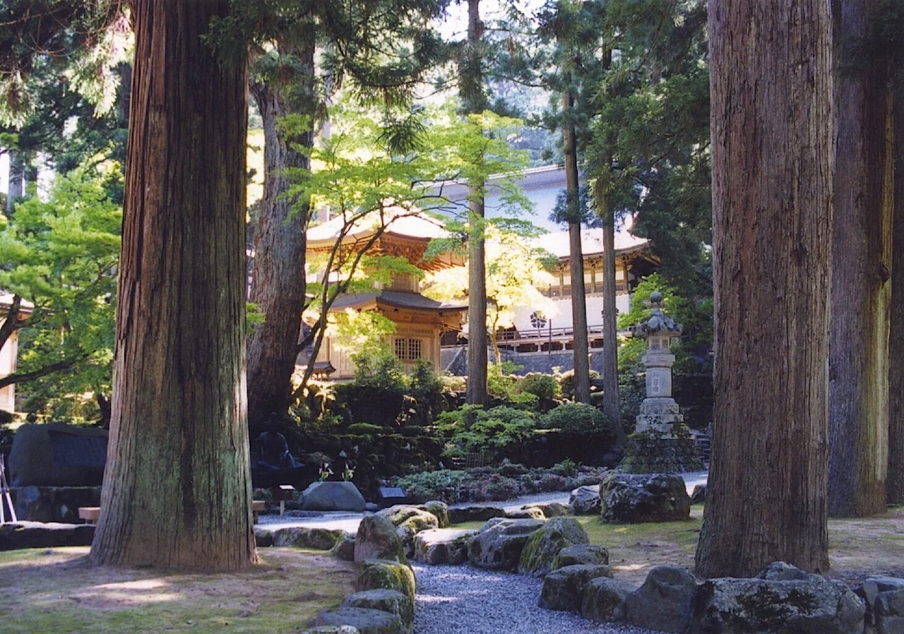 1-33 Eiheiji Monastery, founded by Eihei Dogen (one of Japan's greatest thinkers) in 1244. Eiheiji is one of the two head temples of Soto Zen