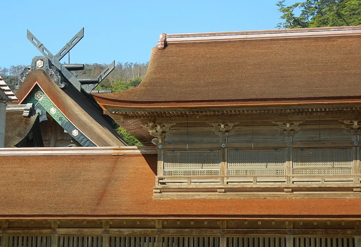   2-3  Izumo Shrine is periodically reconstructed, as shown in this 2012 photograph  