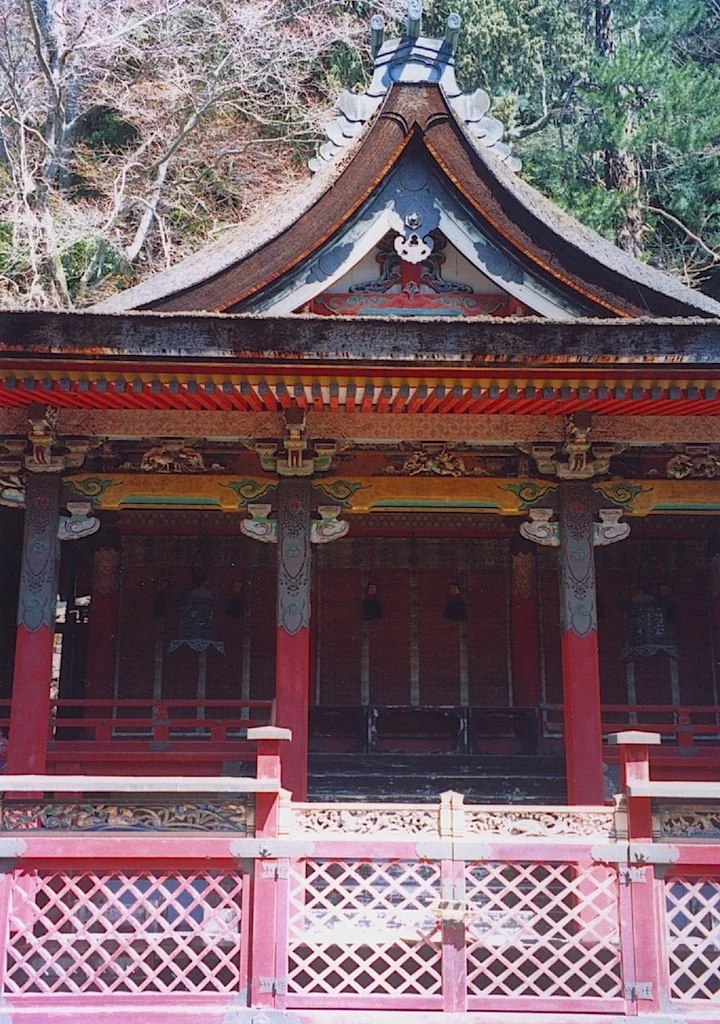 2-13 Tanzan Shrine in Sakurai, originating in early Shinto-Buddhist syncretism. Designated as a purely Shinto shrine in 1868.
