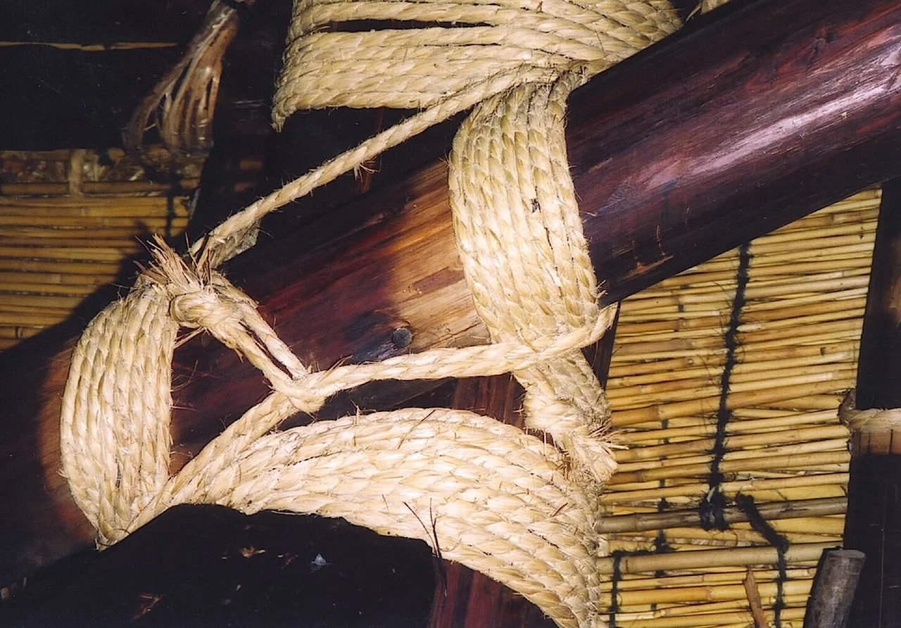 4-6 Interior roof structure of a gasho style house