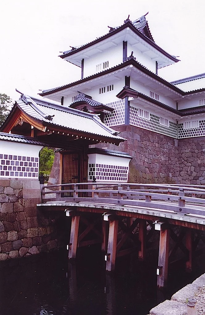 5-3 Partially reconstructed Kanazawa Castled, founded in 1580