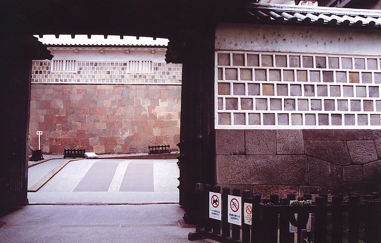 5-4 Detail of the entrance to the Kanazawa castle