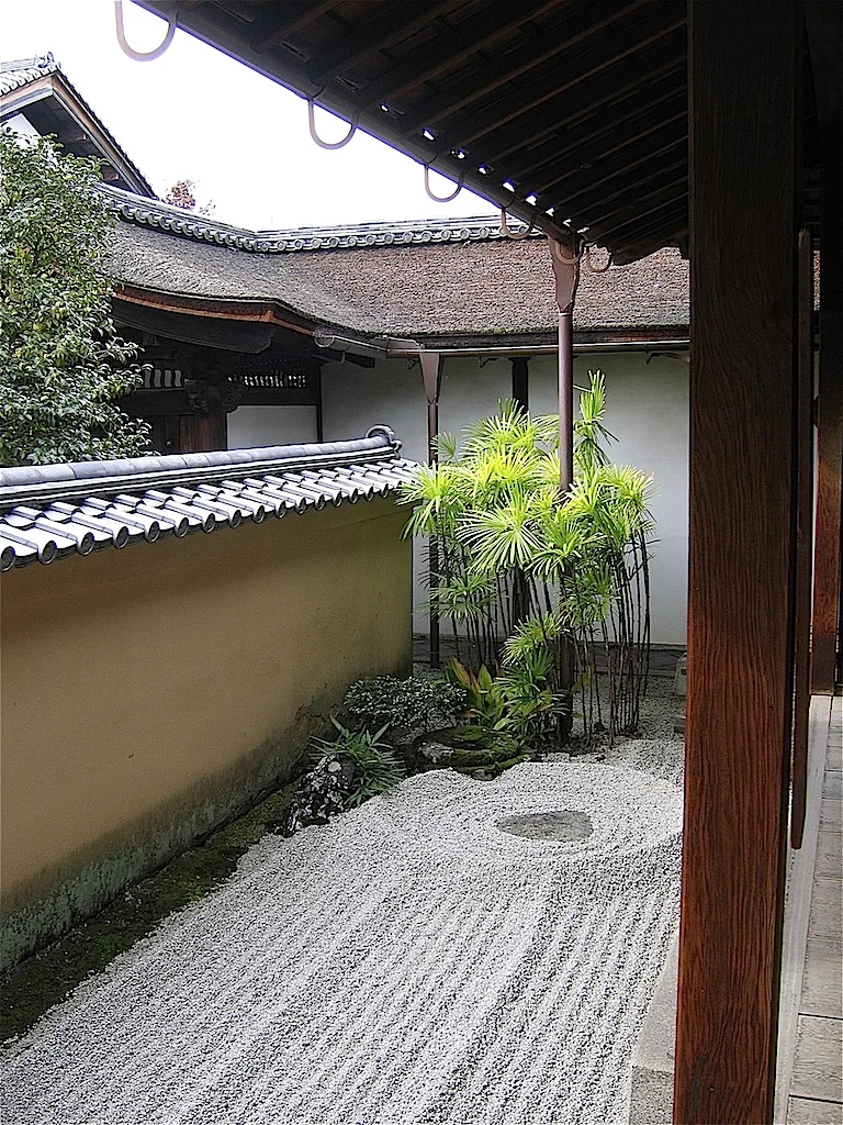  8-12  One of the smallest Zen gardens in Japan, at Ryogenin in Kyoto  