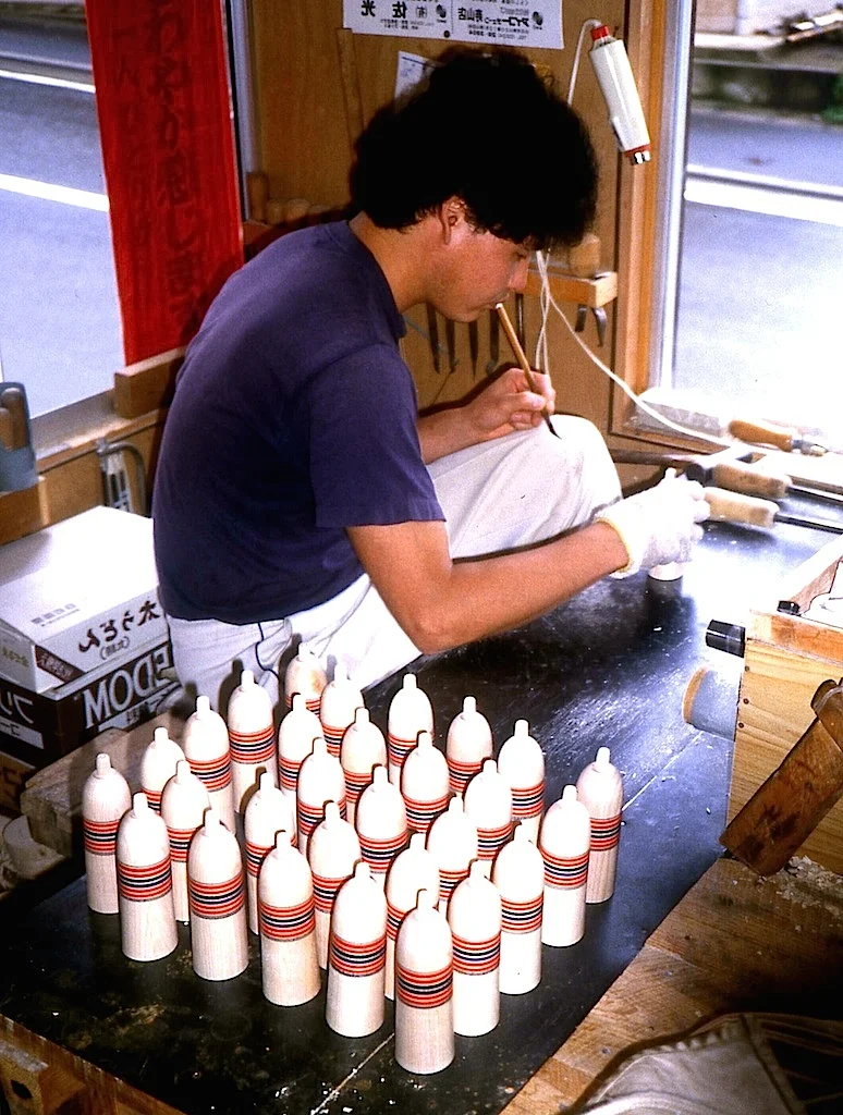 12-1 Individual painting wooden kokeshi dolls