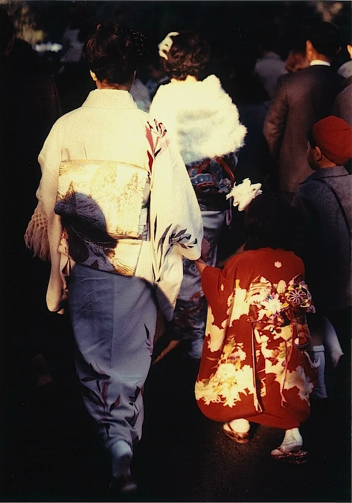 13-11 Mother's kimono is plain compared to that of her young daughter.