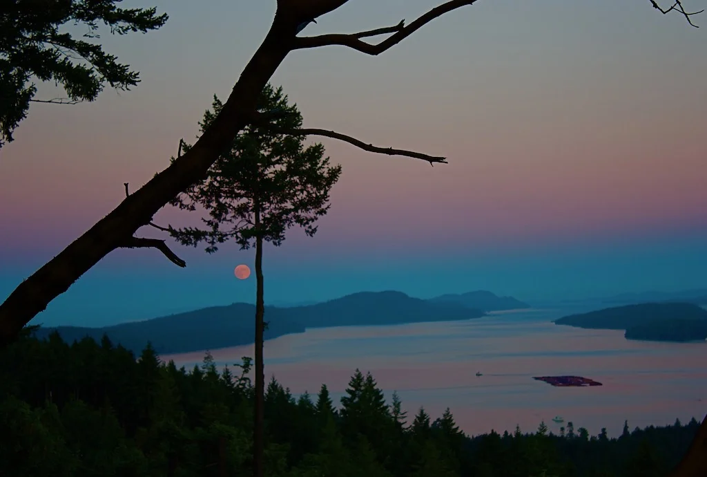 22-3  Sunrise on Gabriola, British Columbia