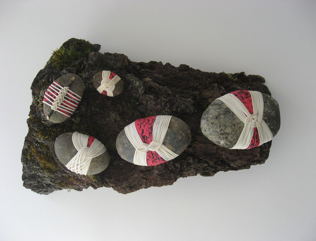 Arlene Ommundsen -wrapped rocks