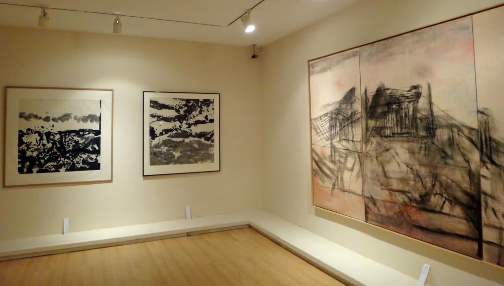 Exhibition being assembled (photos Y.H.)