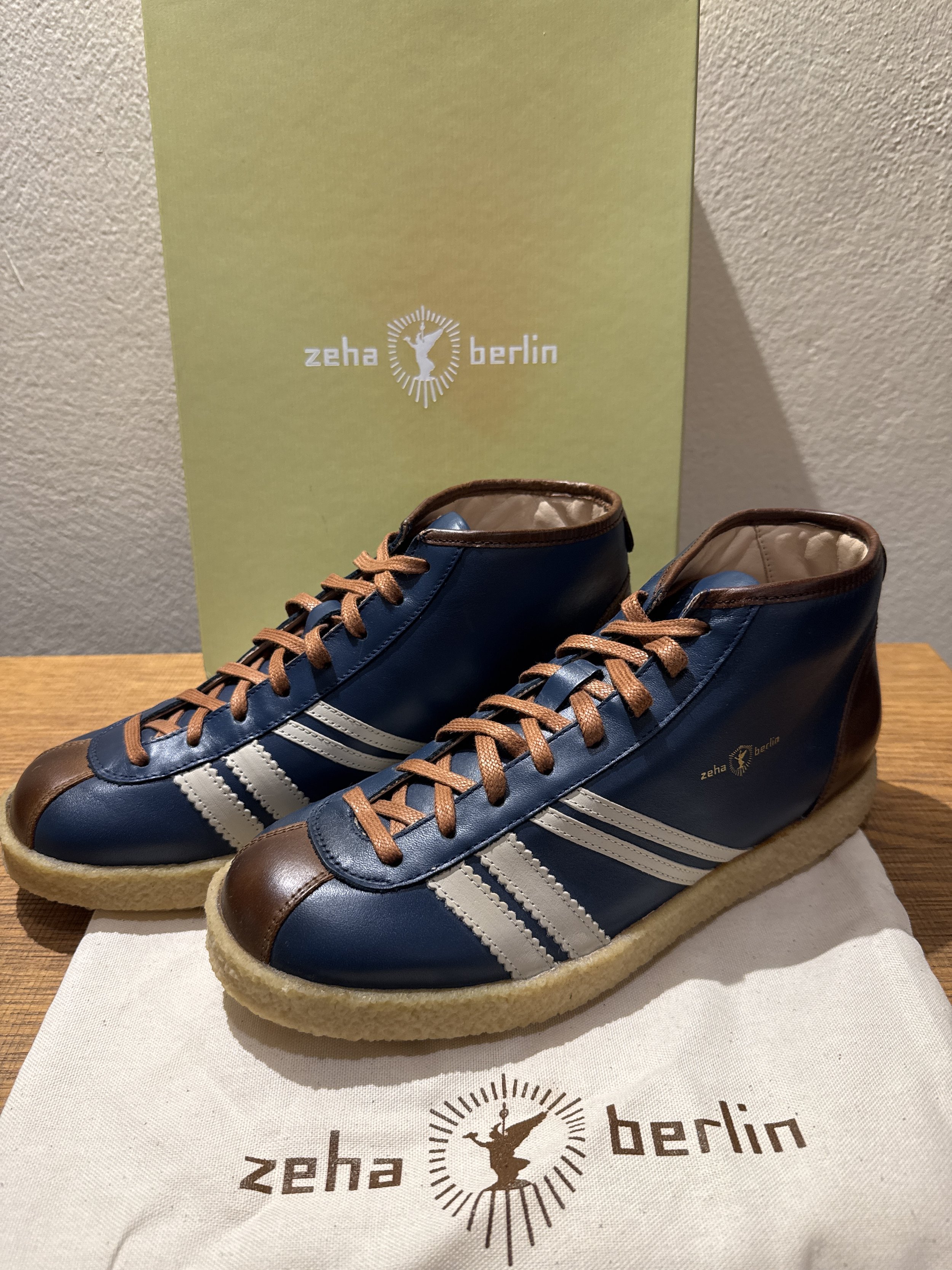 Zeha Berlin Trainer 42 Mittelblau Neu
