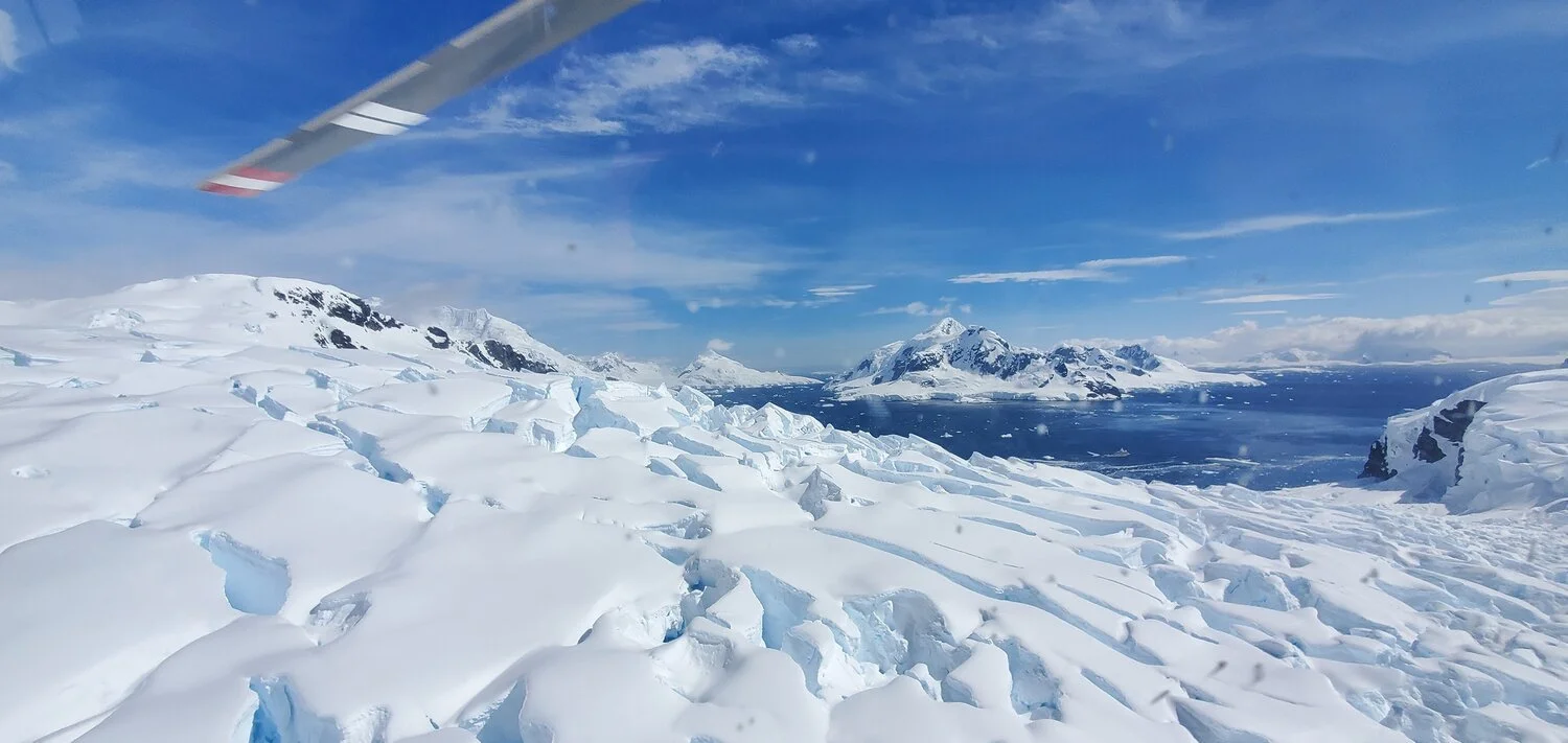 Footsteps in virgin snow – An Antarctic expedition in the year of Covid.