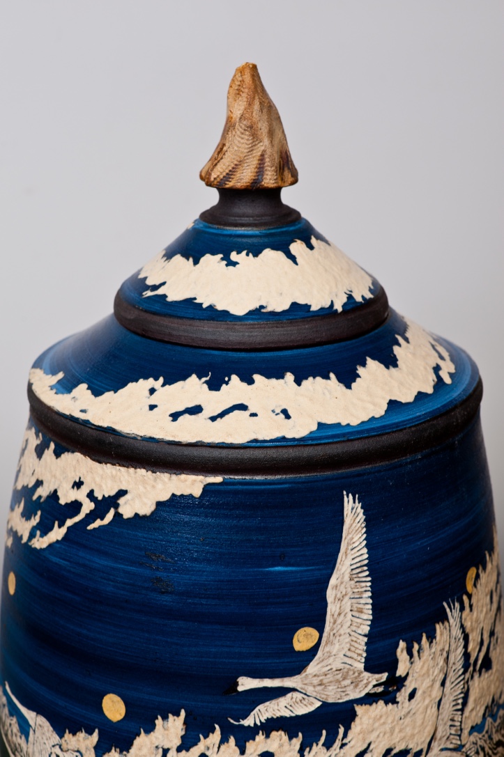 Lid-2 Cone lid with mountain peak handle