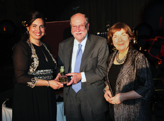 Prof. Edmund Keeley receiving the 2011 Paideia Award