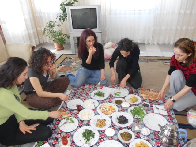 Havin with her family / Photo Courtesy Havin Gavgasi