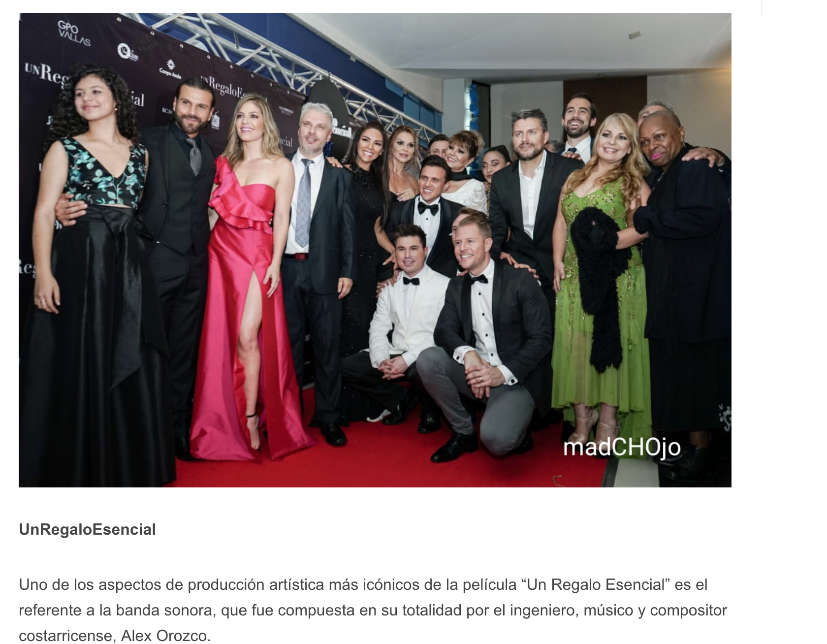 El equipo técnico de la película “Un Regalo Esencial” se fortaleció con la destacada participación del joven colombiano, Manuel Velásquez, quien ejecutó la dirección de fotografía. Por otra parte, la joven mexicana, Elizabeth Soto, fue la guionista quien entretejió la historia que juega con el lapso de generaciones de los años 80 y 2025.