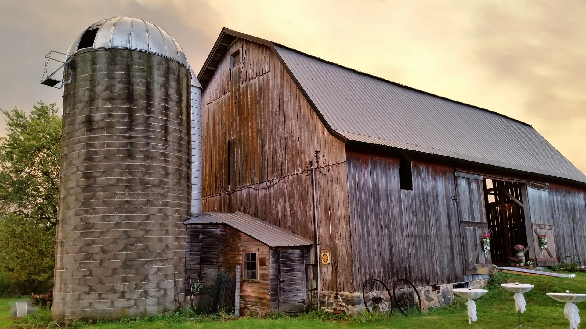 barn-963071_1920.jpg