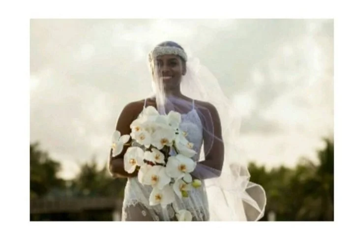 HEAD PIECE AND VEIL