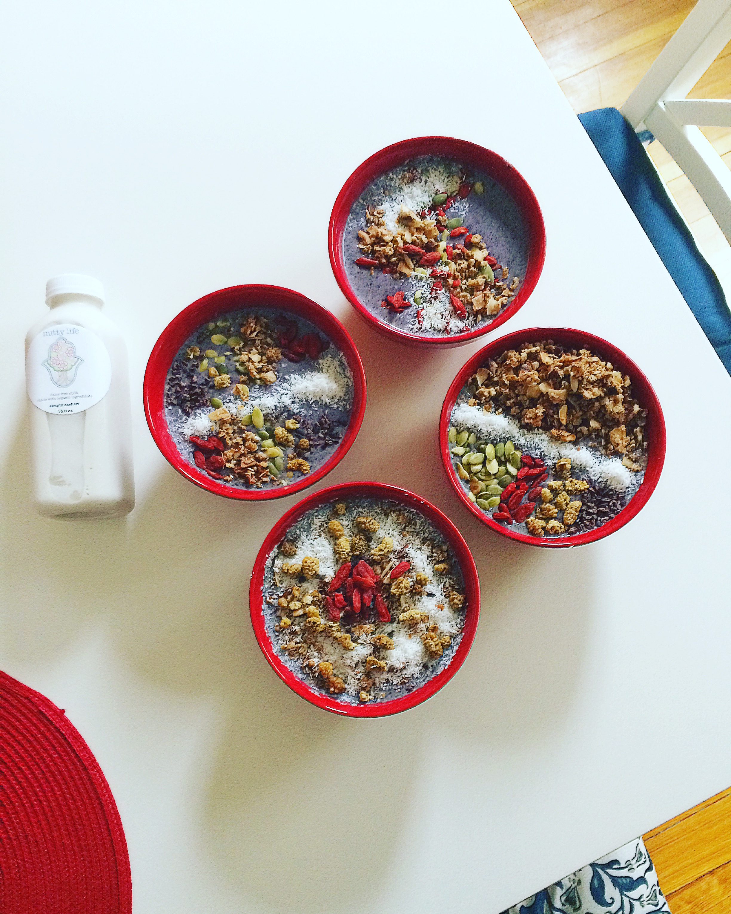 smoothie bowls with friends is the best!