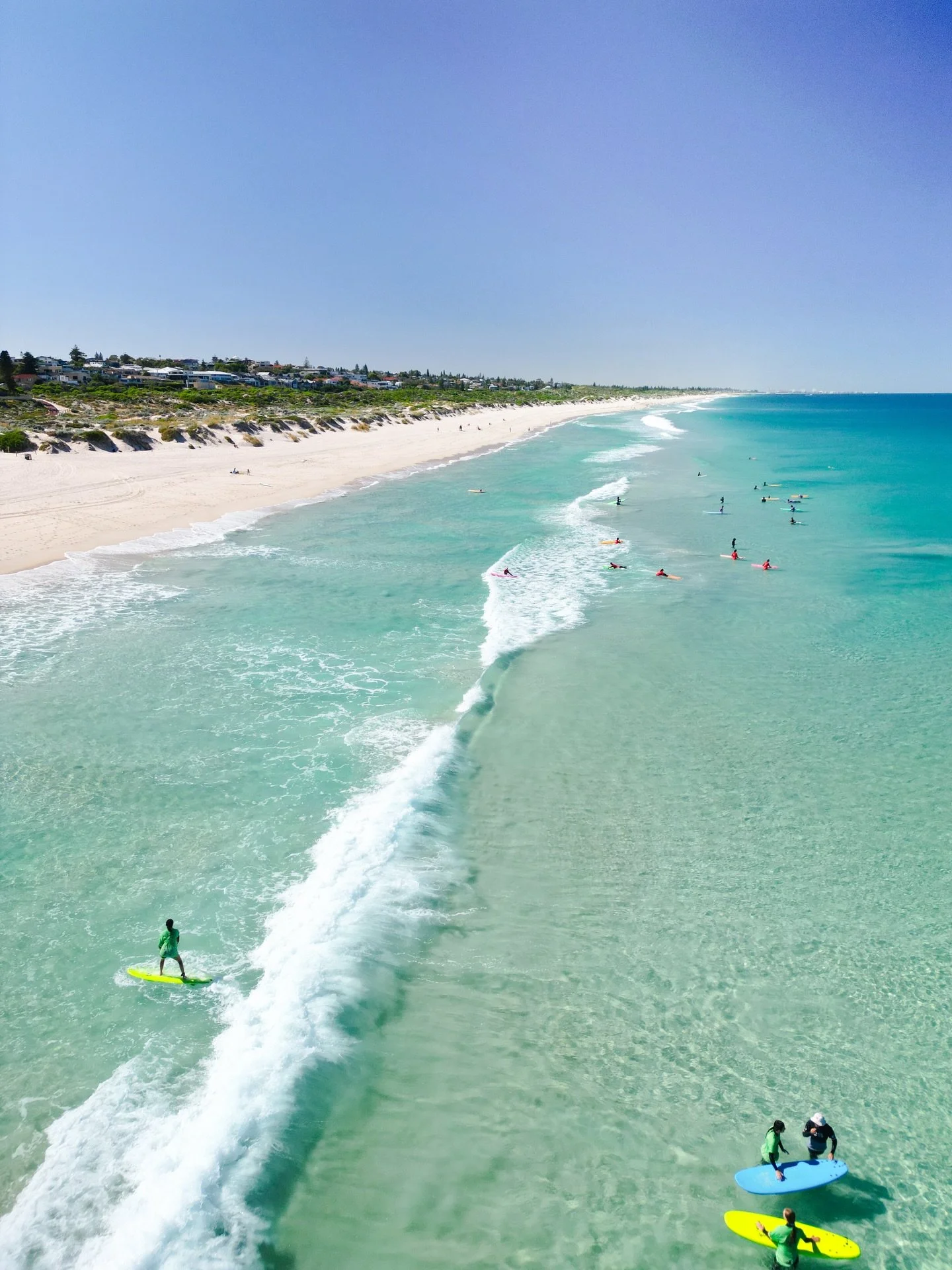 Go Surf wishes you all a Happy New Year 🎉🌊

Meanwhile, conditions down at Scarborough are looking more pristine than ever!

Get down there, learn to surf and enjoy the crystal clear waters 😍

#surf #surfing #surfer #surflessons #surfschool #perth 