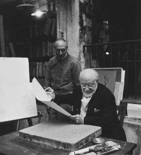   Matisse working on lithograph at Mourlot  
