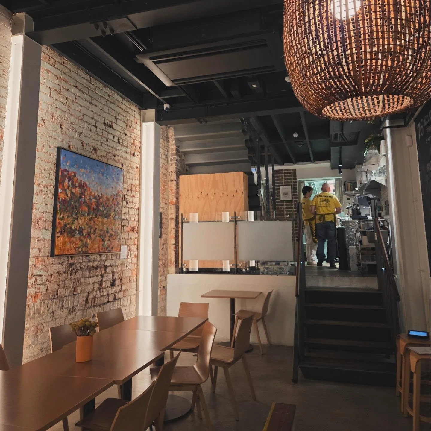 I was lucky enough to join a wonderful dinner of changemakers at @refettorioozharvest restaurant in Surry Hills.

Refettorio Sydney is a social enterprise restaurant established by @ozharvest. It serves incredible vegetarian food made from rescued in
