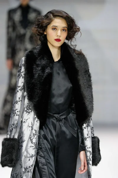 Malan+Breton+Runway+February+2017+New+York+Z5PlOBIoOBkl.jpg