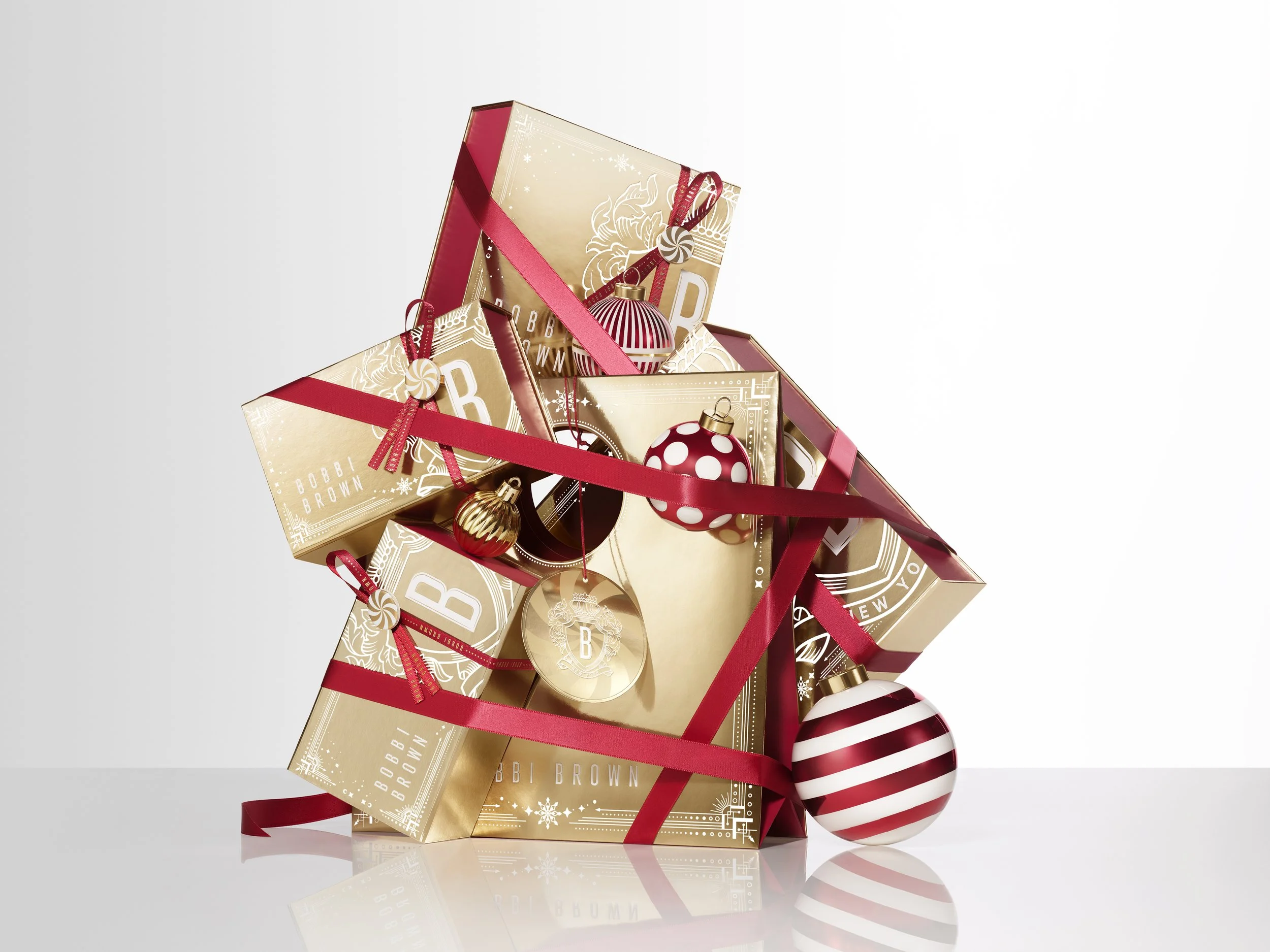 Bobbi_Brown_Holiday_Boxes.jpg