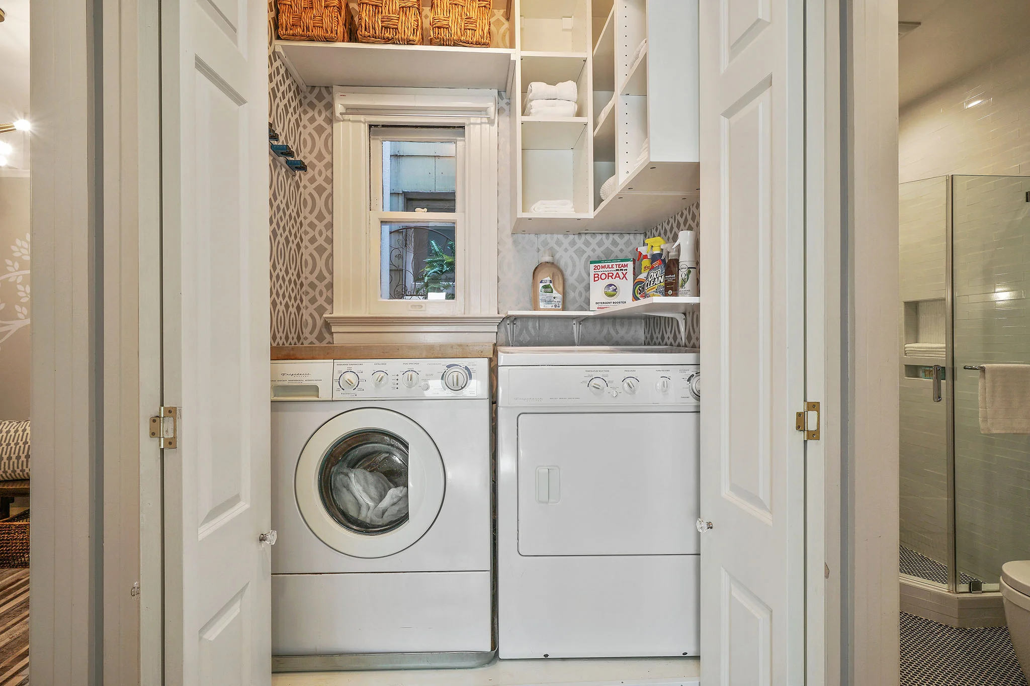 lexiesainedesign_phclaundryroom.jpg