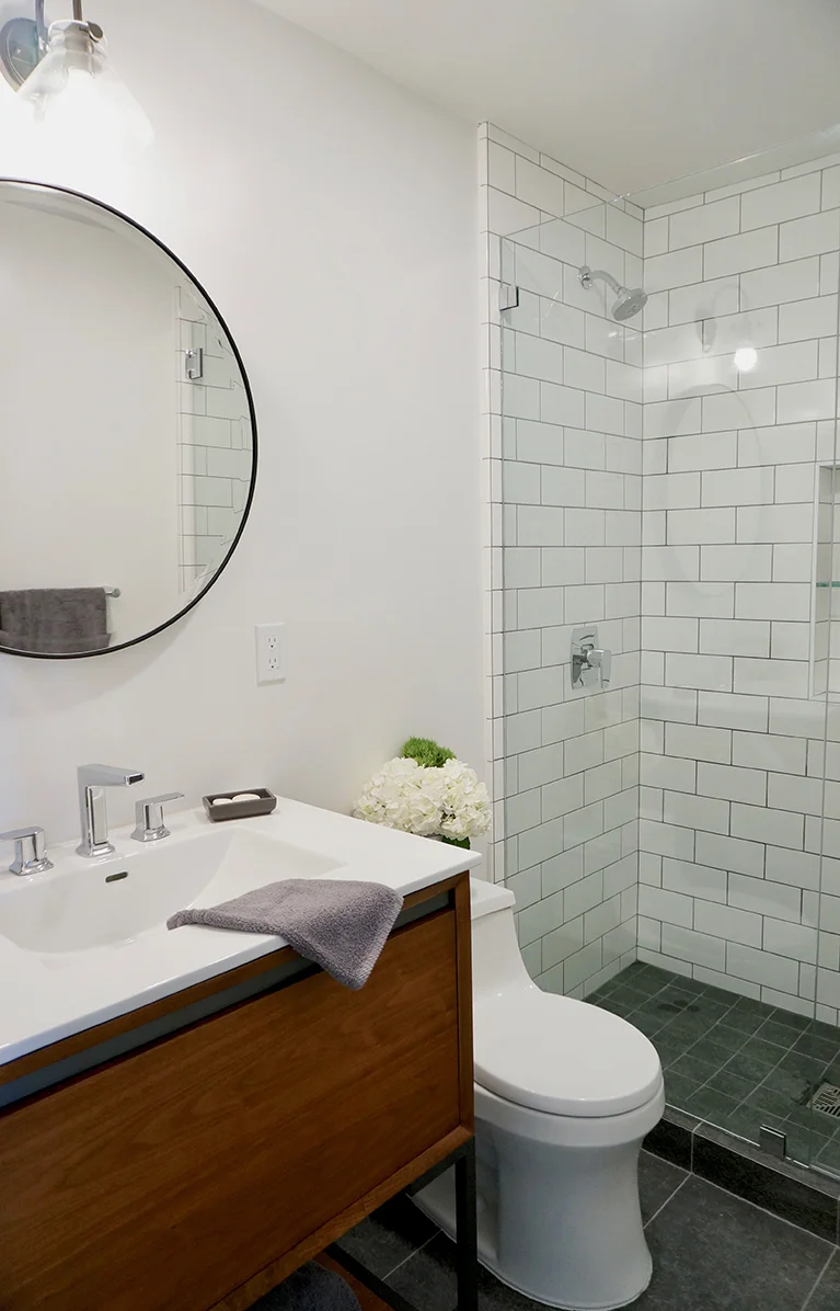 lexiesainedesign_guestbath1.jpeg