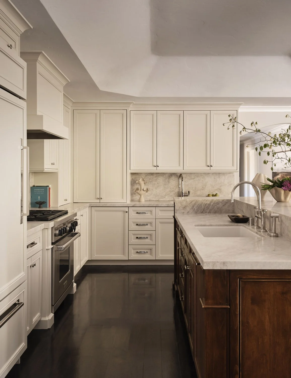 13-ER_Redwood_Kitchen_03.jpg