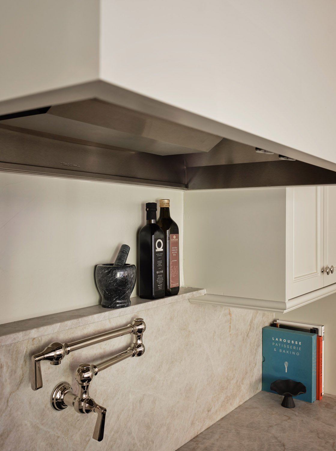 13-ER_Redwood_Kitchen_05.jpg