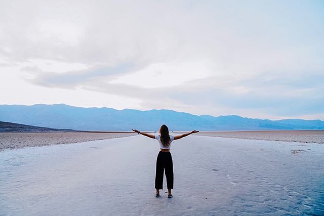 Death Valley 
1. Badwater Basin 
2. Golden Canyon 
3. Artist&rsquo;s Drive 
4. Mesquite Sand Dunes 
5. Unnamed Road 
6. Badwater Basin //
#DeathValley #Usa #California