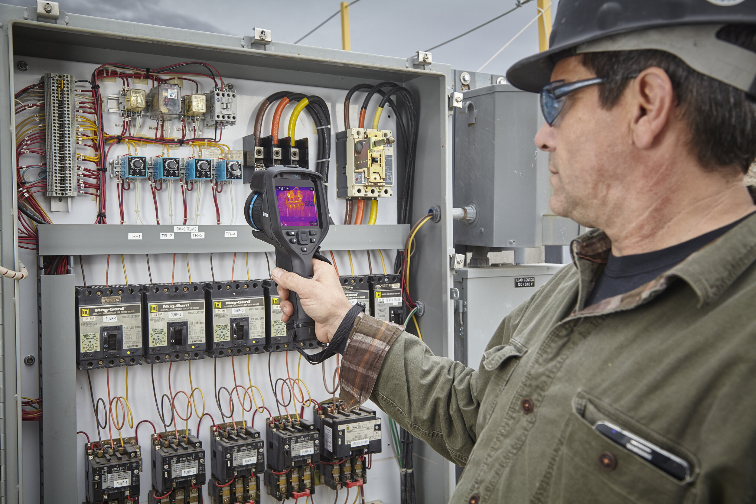 FLIR E54 thermal imaging camera