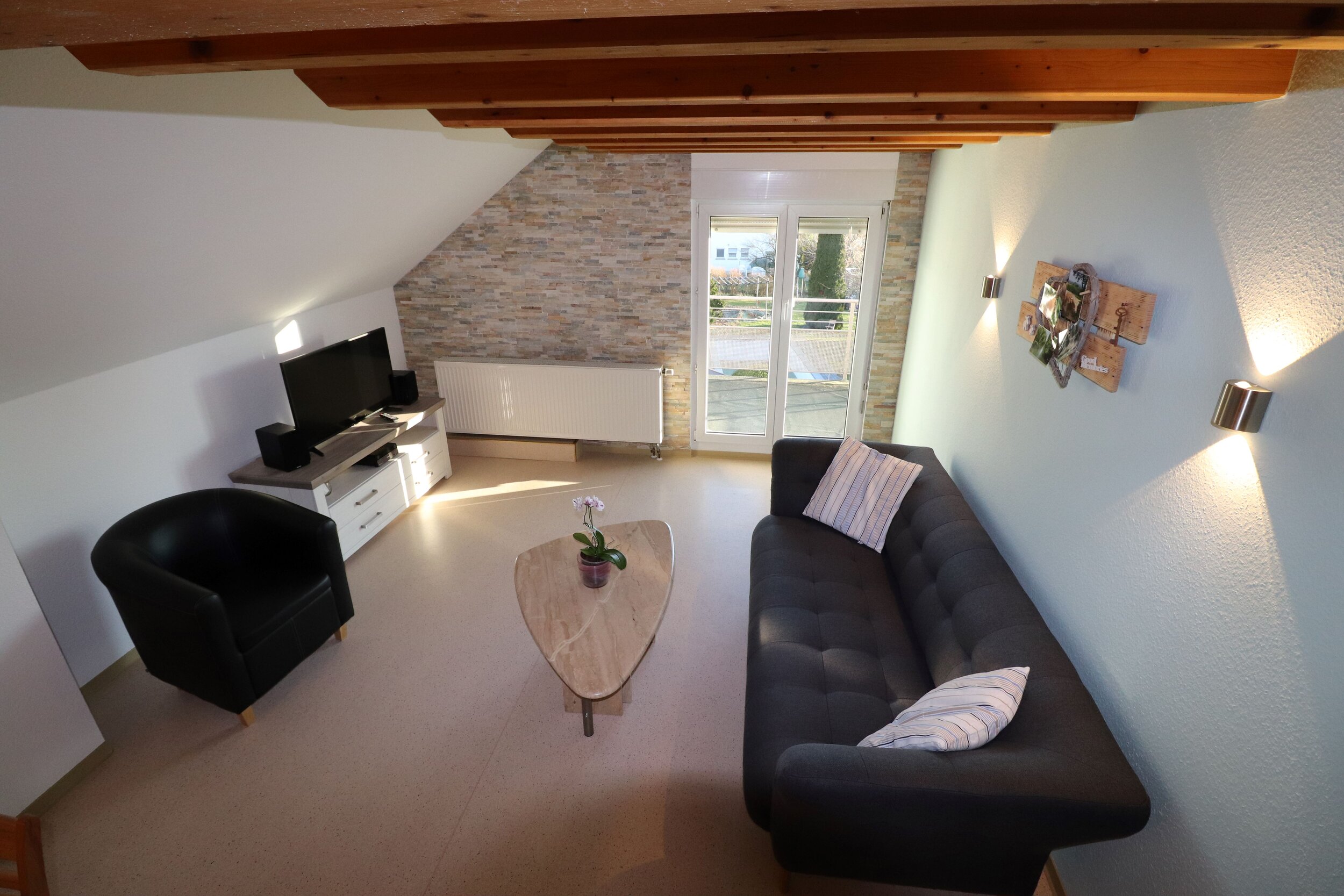 Bild 10 Wohnzimmer 06.JPG