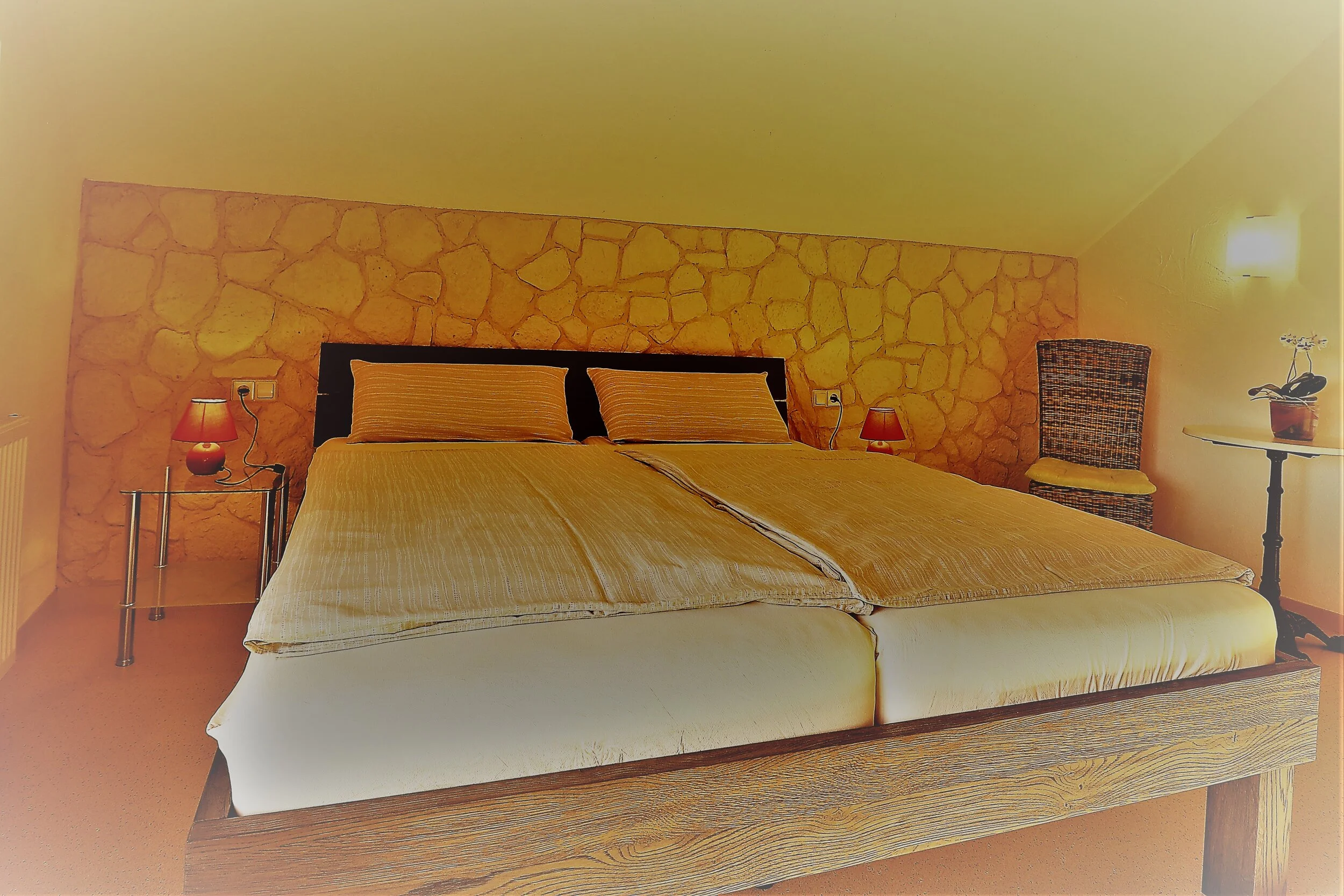 Bild 15 Schlafzimmer 01 (2).JPG