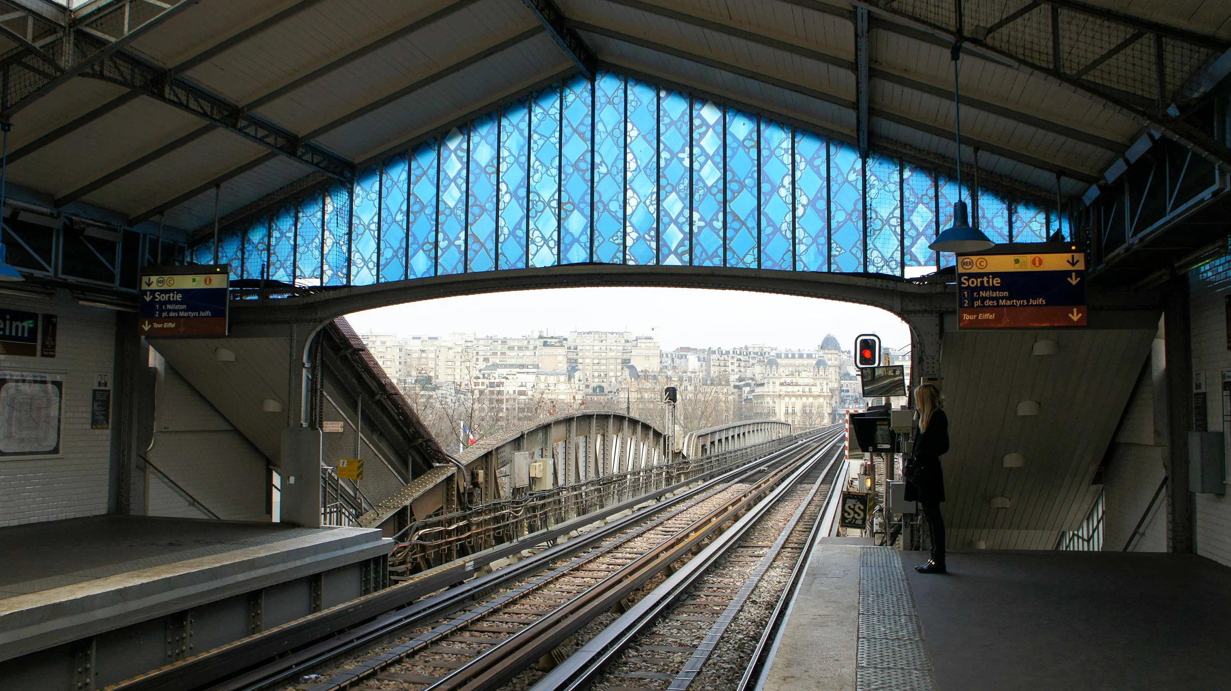 Métro Bir-Hakeim.jpg
