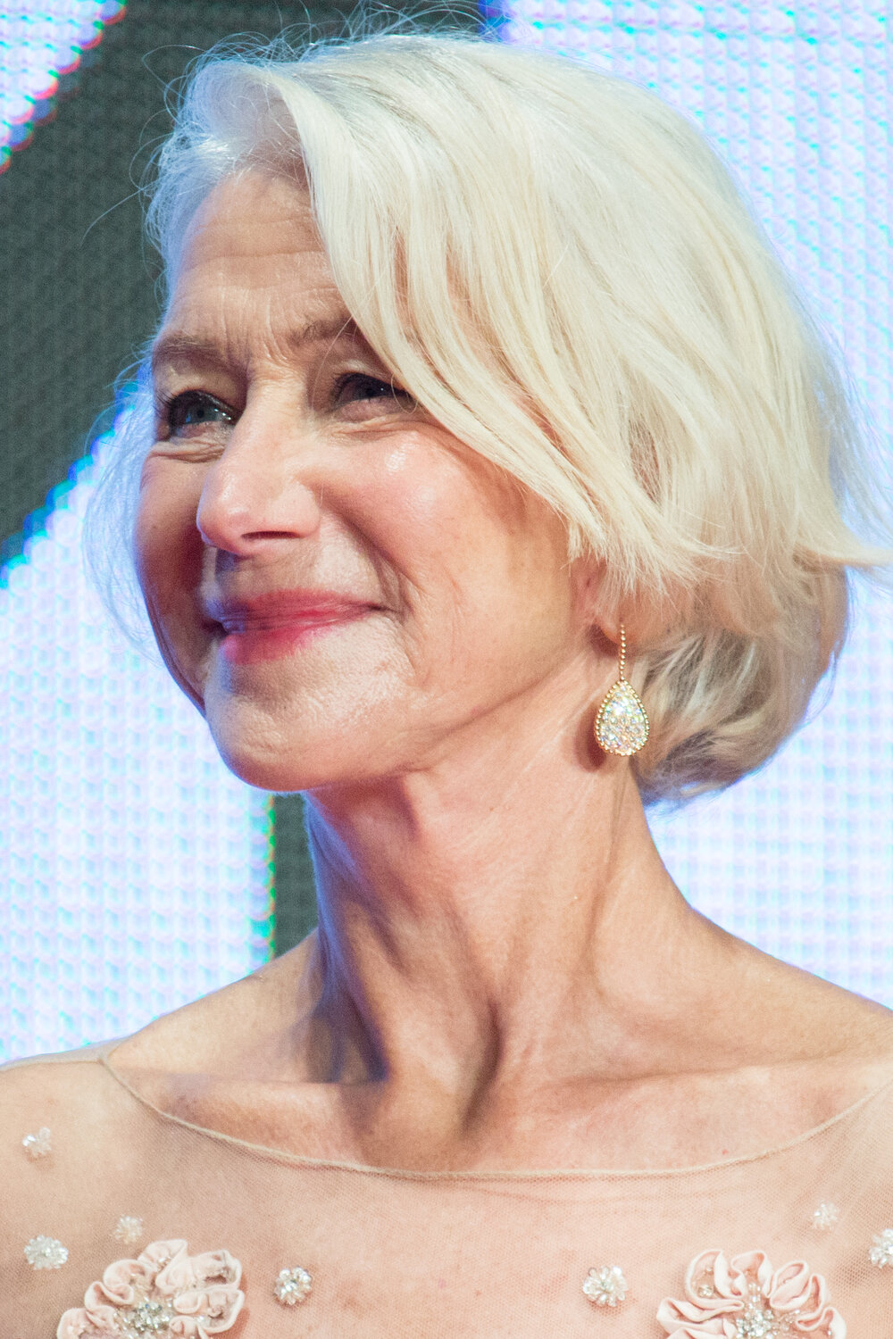 Helen_Mirren__Woman_In_Gold__at_Opening_Ceremony_of_the_28th_Tokyo_International_Film_Festival_(22418153872)_(cropped).jpg